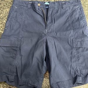 Tommy Bahama men's cargo shorts size 34. Never worn. 8" inseam